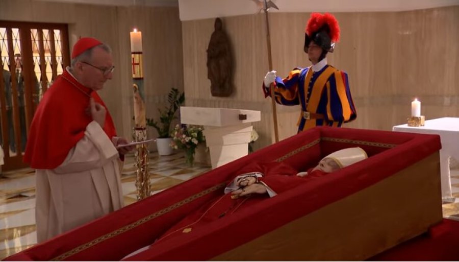 UNA CIENCIA MILENARIA. Tanatopraxia, la técnica de conservación del cuerpo del papa.