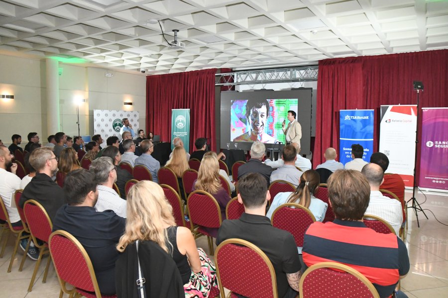 Se destac&oacute; la alta convocatoria del evento, y la participaci&oacute;n de una gran diversidad de perfiles.