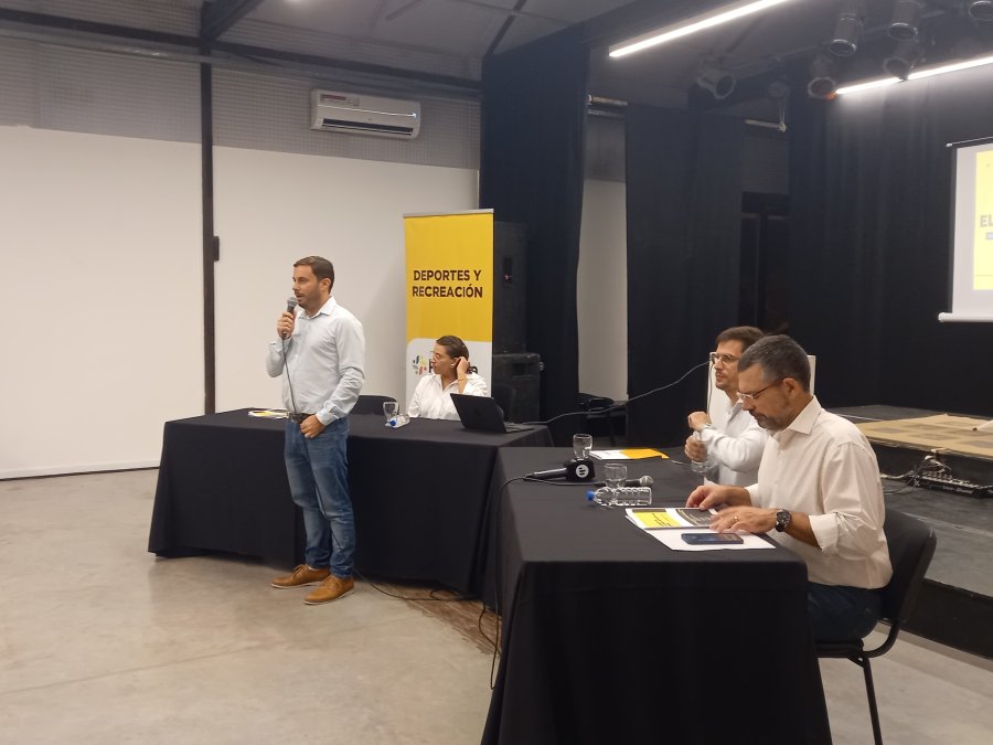 HUGO MOREL DIO DETALLES.