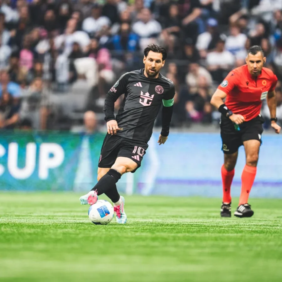 El futbolista Lionel Messi en acción.