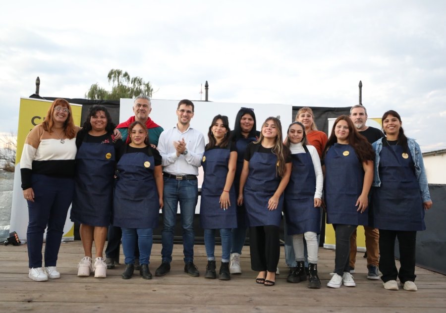 ENCUENTRO. Durante el acto de cierre de los talleres se reafirm&oacute; el compromiso del municipio en seguir generando espacios de formaci&oacute;n para las juventudes.
