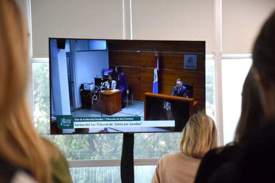 El juez Nicolás Stegmayer presidió el sorteo en los Tribunales de San Cristóbal.