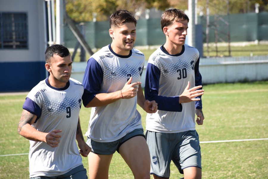 TRES TITULARES. Jiménez, Alemandi y Bessone.