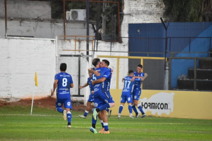 ATLÉTICO DE RAFAELA LE GANÓ A MITRE DE POSADAS Y SE SUBIÓ A LA CIMA
