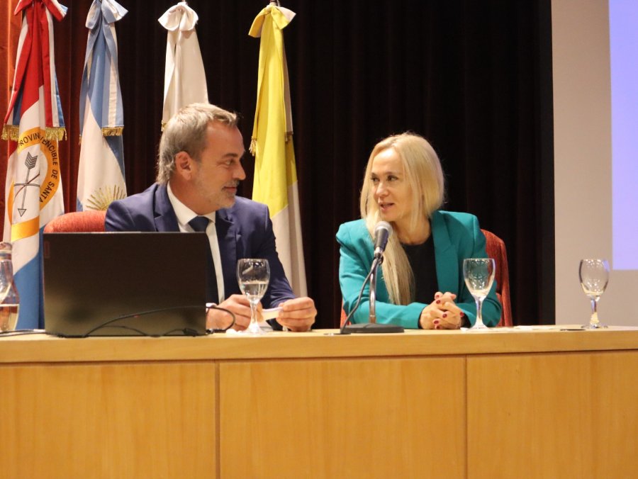 La fiscal General del MPA, Mar&iacute;a Cecilia Vranicich y Mario Spangenberg.