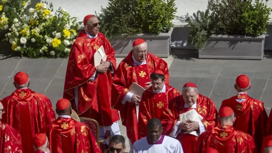 Los cardenales se reunieron en la Basílica de Santa María la Mayor para rendir homenaje al Papa.