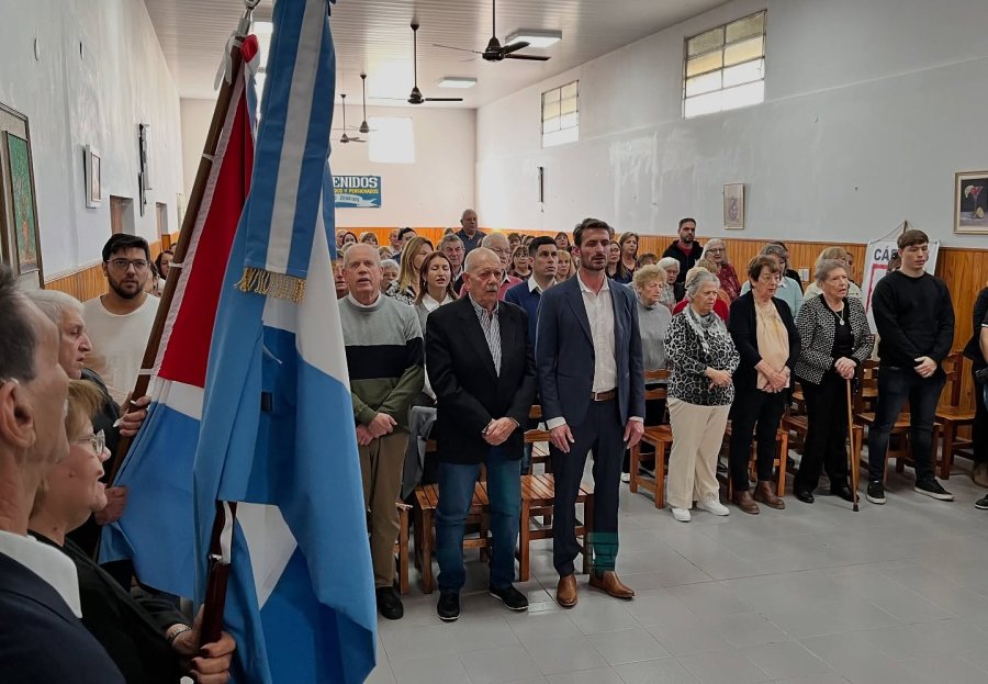 La ceremonia tuvo un importante acompañamiento de la comunidad.