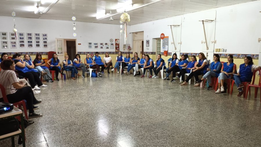 Fortalecimiento y trabajo en equipo para mejorar la calidad educativa.