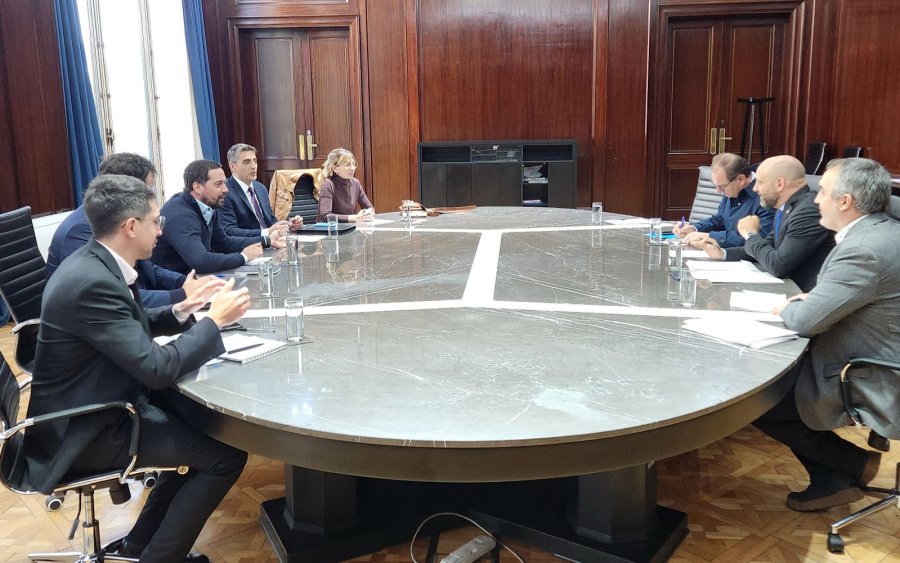 GESTIONES. El gobierno provincial busca equilibrar la apertura comercial ante el Decreto 273/2025 y preservar la competitividad de la industria nacional.