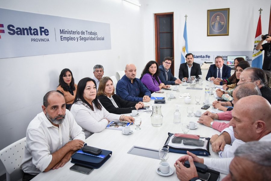 TENSA REUNION. Sin una oferta concreta del gobierno provincial, los gremios docentes nuevamente se fueron disconformes.