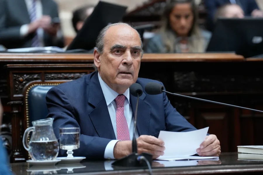 El jefe de Gabinete, Guillermo Francos, durante su exposición en el Congreso.