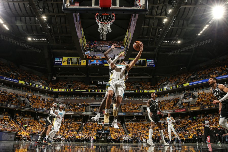 Indiana logró una remontada histórica para asegurar la clasificación.