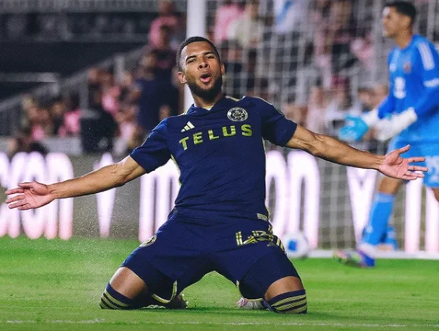 Pedro Vite festeja su gol, que le devolvi&oacute; la ventaja a Vancouver Whitecaps.