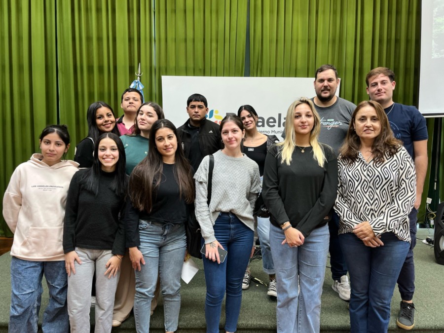 La participación de empresas y comercios en esta iniciativa refleja su compromiso con la comunidad y el desarrollo de talento local.