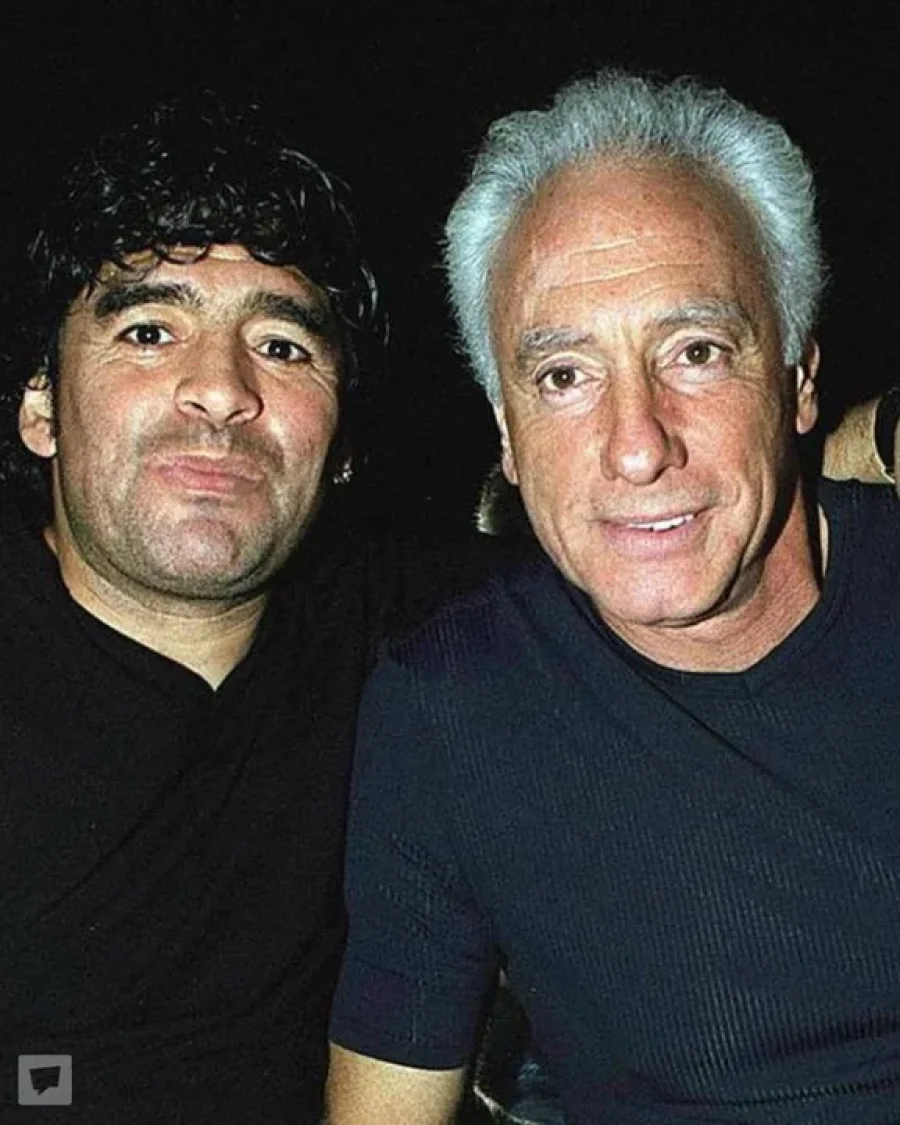 Guillermo Coppola junto a Diego Armando Maradona.