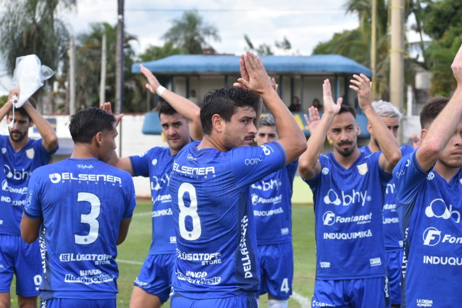 POR OTRA ALEGRÍA. La Crema se mide hoy con Sarmiento de La Banda, donde intentará mantener el puntaje ideal en el Monumental.