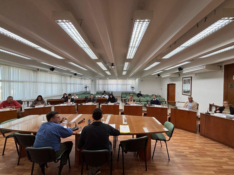 AGENDA. Los concejales durante la &uacute;ltima reuni&oacute;n de comisiones, el lunes pasado.