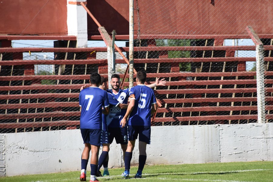 RECUPERAR LA SONRISA. El Lobo va por una alegría en casa.