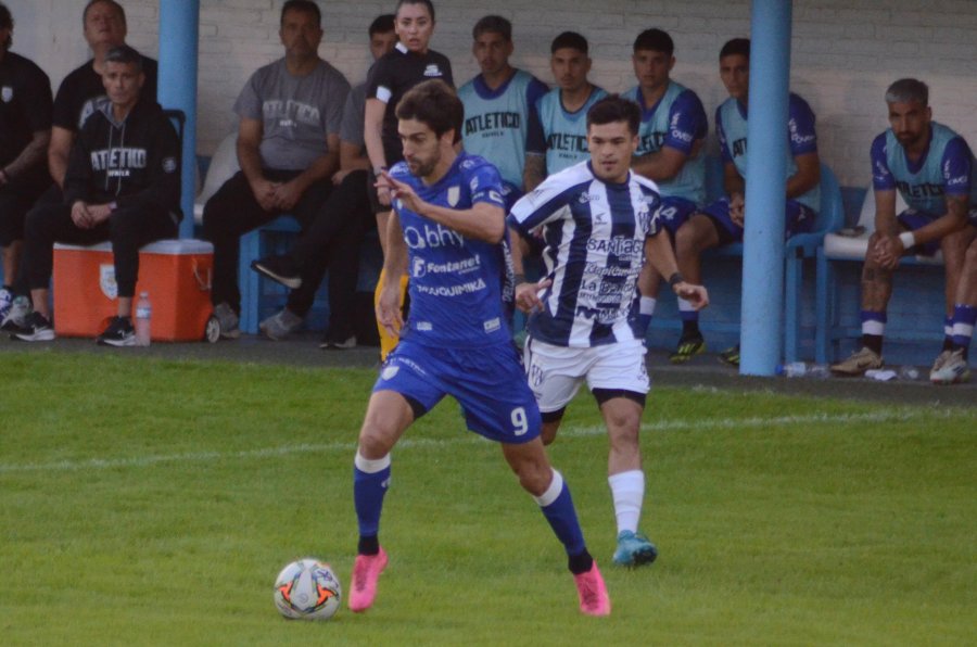 TRIIUNFAZO. En el segundo tiempo se vio un Atlético con el protagonismo esperado y Albertengo en alto nivel.