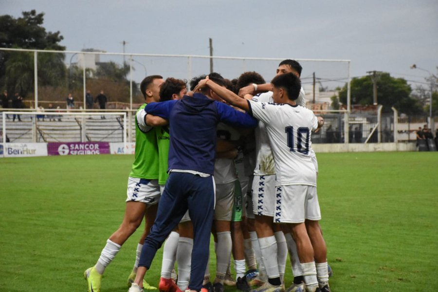 OTRA VICTORIA EN CASA. El Lobo ganó su tercer partido en el torneo.