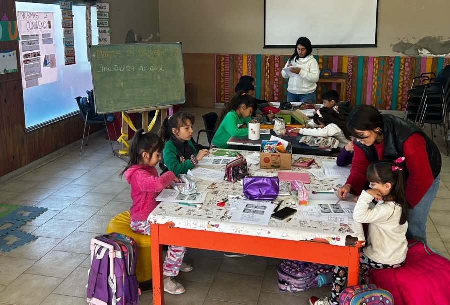 ACOMPAÑAMIENTO EDUCATIVO. Esta iniciativa alcanza a más de 300 estudiantes de distintos niveles y edades, en diversos sectores de la ciudad.