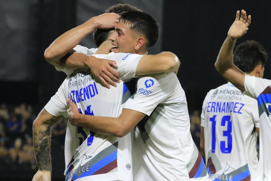 SE AFIRMA. El equipo mendocino logró tres puntos fundamentales.