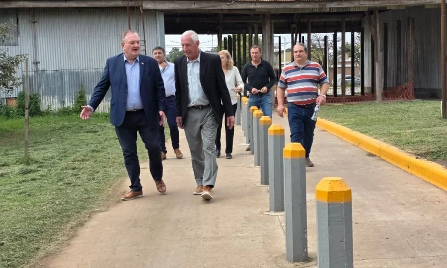 Felipe Michlig y Hugo Boscarol encabezaron la recorrida por obras.