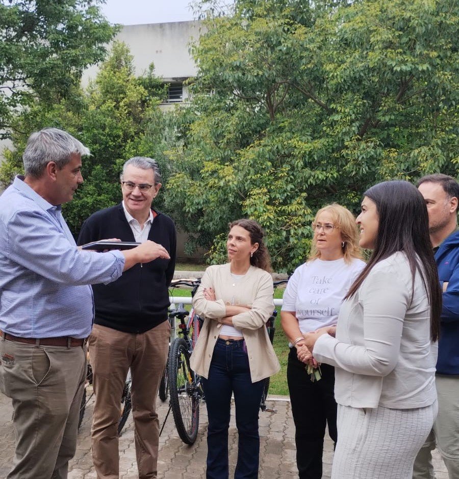 Los diputados Galassi y Mahmud, la profesora Culzoni y el ministro Enrico entre otros durante la actividad en el Instituto del Profesorado.