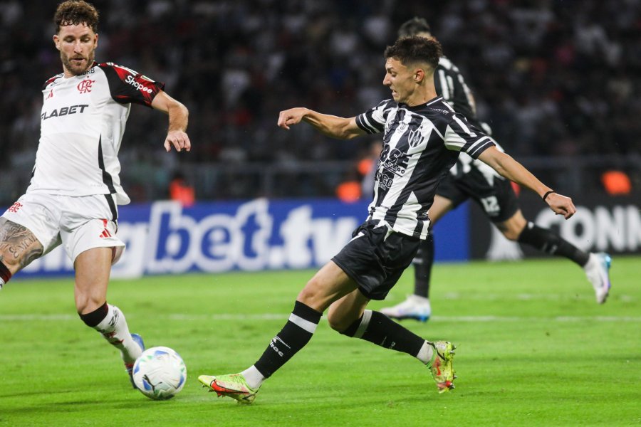 MERITORIO. El elenco santiagueño se plantó de igual a igual ante Flamengo.