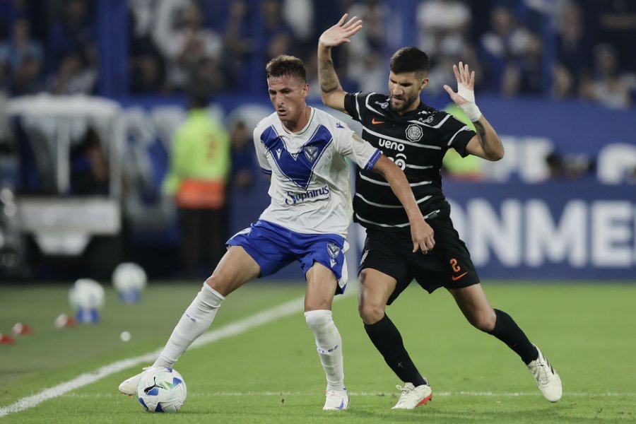 DUELO. Braian Romero ante Lisandro López.