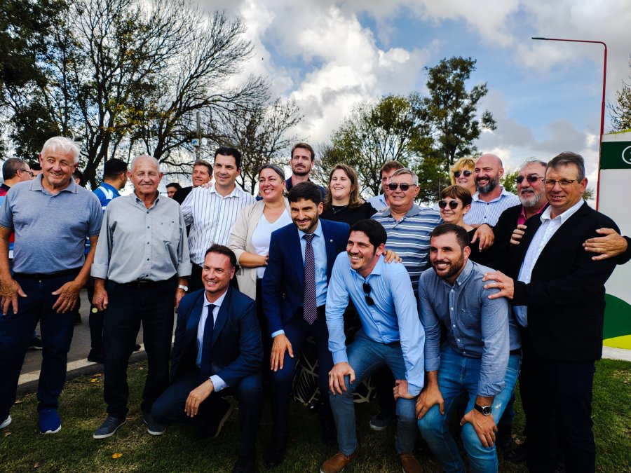 Las autoridades que participaron del acto.