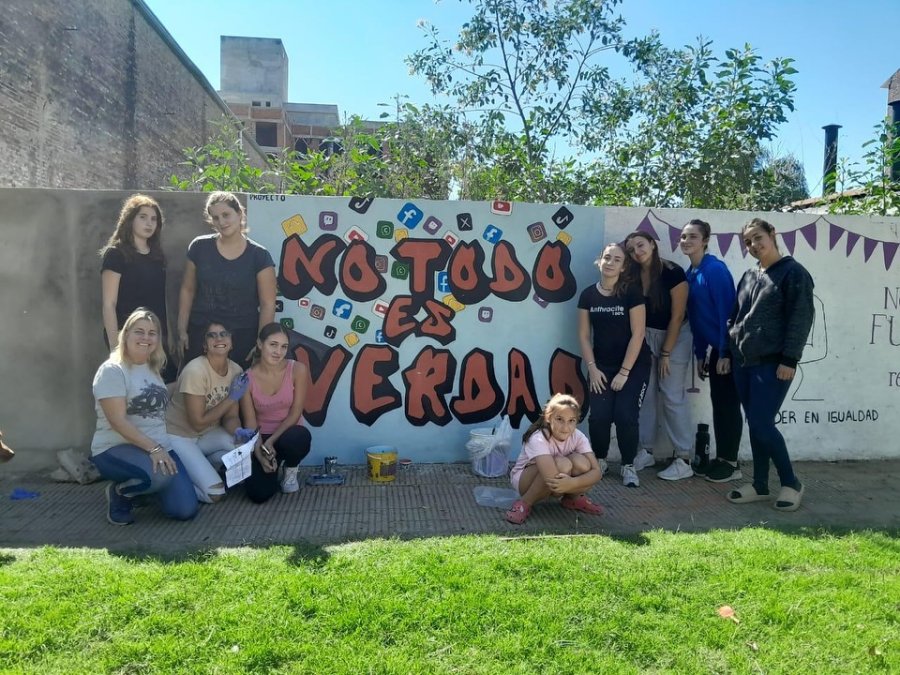 Uno de los murales elaborados por jóvenes.