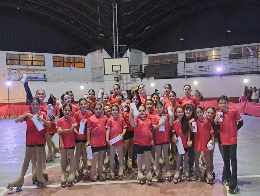 EN EL HONGO DE FERRO.  La actividad les organizada por el grupo de patin del club rafaelino.