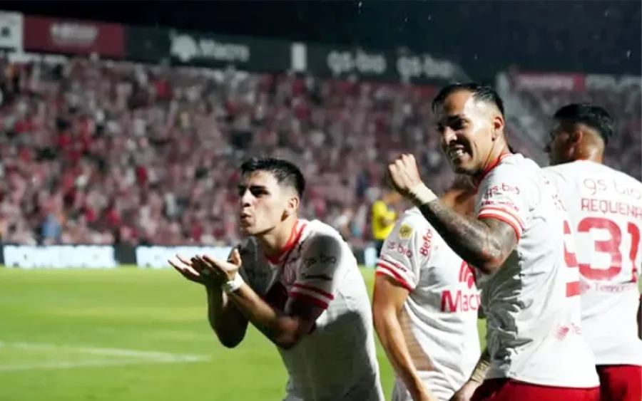 EL RAFAELINO ALEX LUNA VIVE UN GRAN MOMENTO EN INSTITUTO