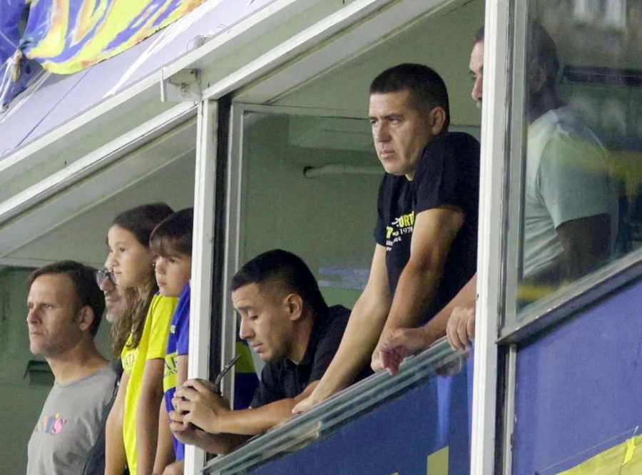 RIQUELME Y LA CD INSULTADA POR SU PROPIA GENTE