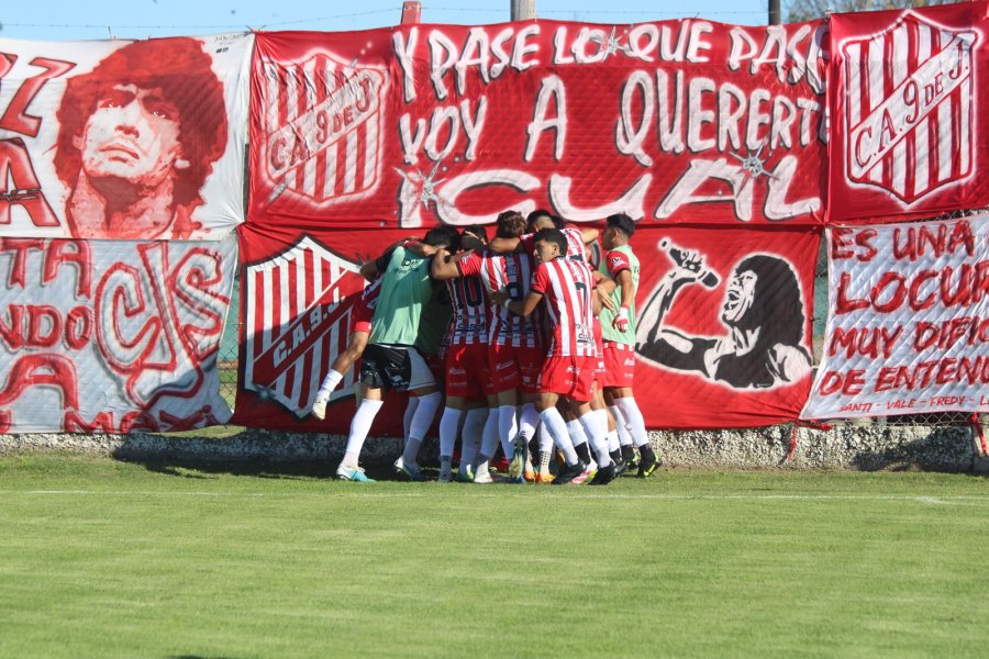 VOLVIO A SONREIR. El León ganó tras cinco fechas.