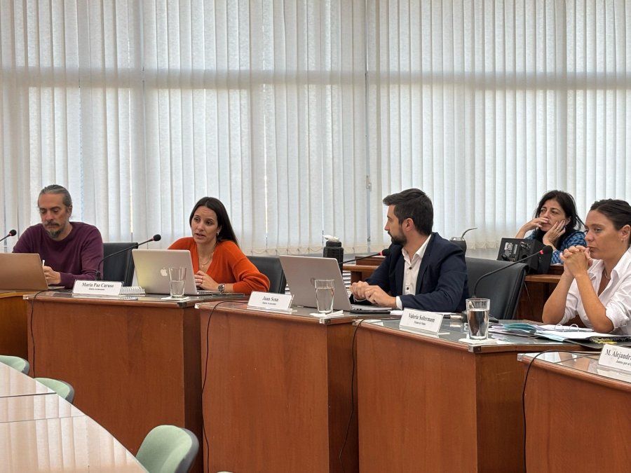 El bloque opositor pide por el transporte urbano gratuito para los días de elecciones.