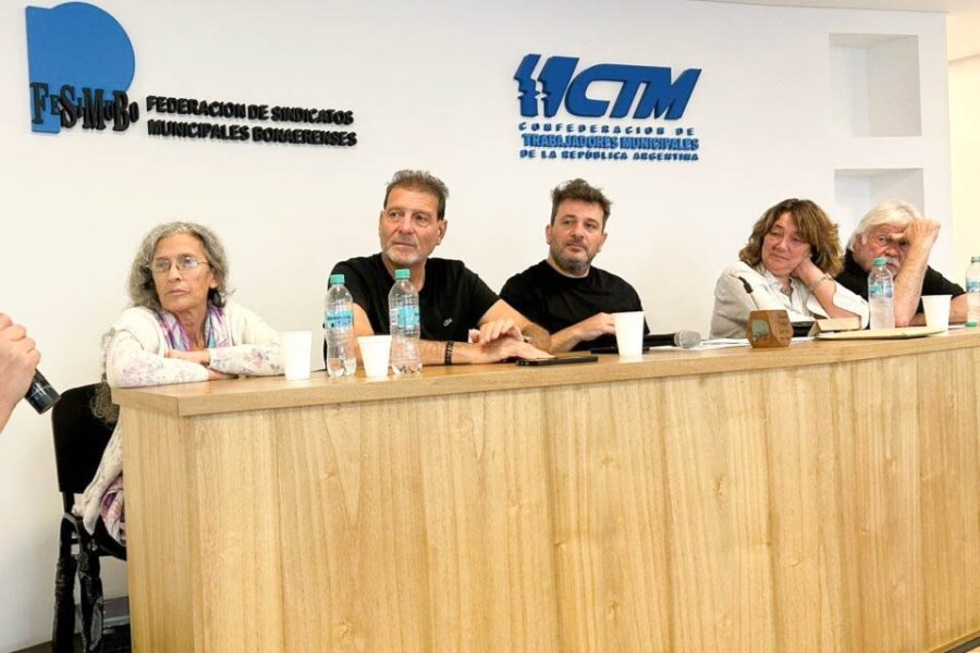 Dar&iacute;o Cocco junto a Hern&aacute;n Doval en el Congreso de la Confederaci&oacute;n de Trabajadores Municipales.