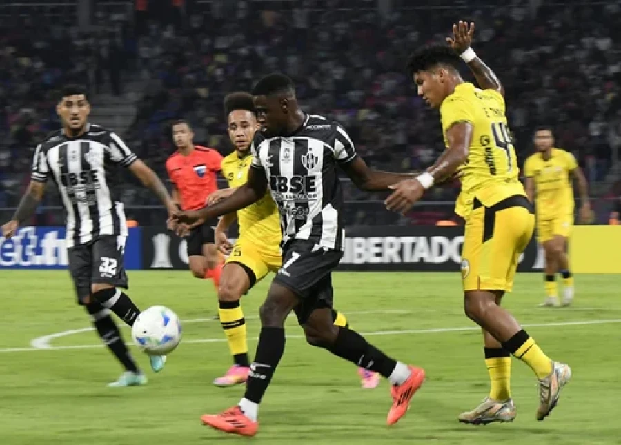 BUENA CHANCE. El equipo santiagueño viene bien en la Libertadores.