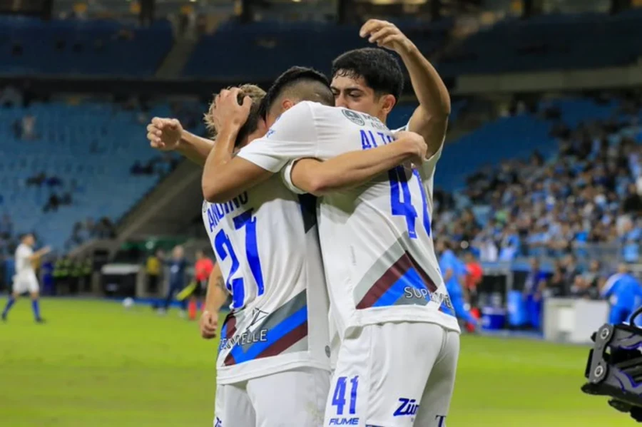 BUEN PUNTO. El elenco mendocino se hizo fuerte en Porto Alegre.