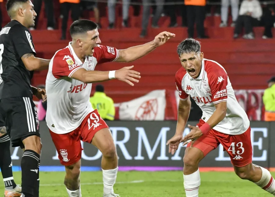 ERIC RAMIREZ. Carta de gol en el Globo.