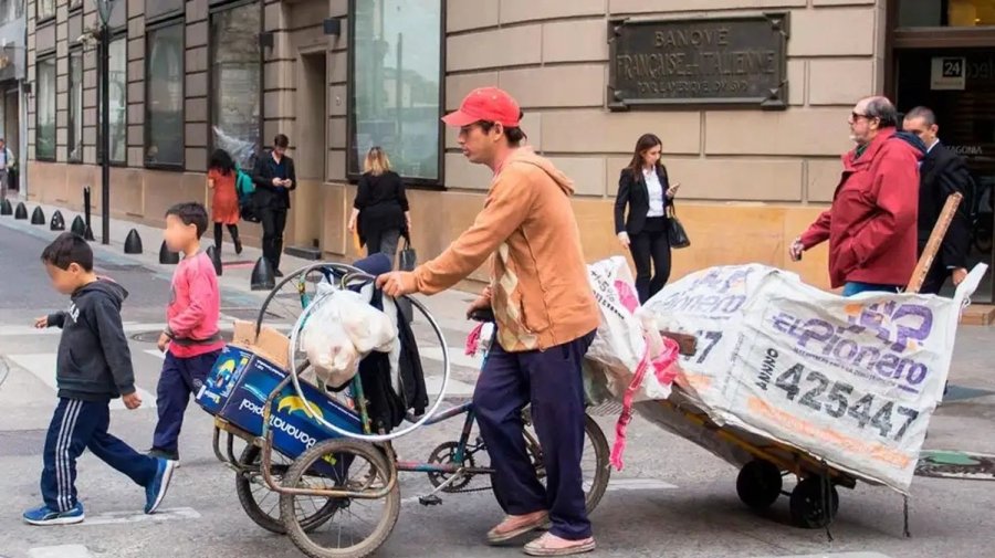 ¿SE LLEGA A FIN DE MES? En abril, una familia necesitó más de $1.110.063 para no ser pobre.