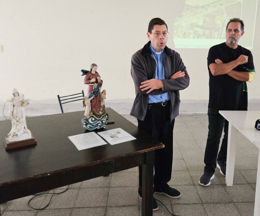 El padre Eduardo Tomassini y el arquitecto Diego Martino dieron detalles del proyecto.