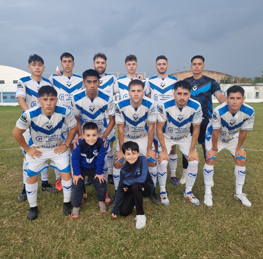 EN VILLA ROSAS. Pe&ntilde;arol se mide ante el Deportivo Josefina, donde buscar&aacute; una victoria.