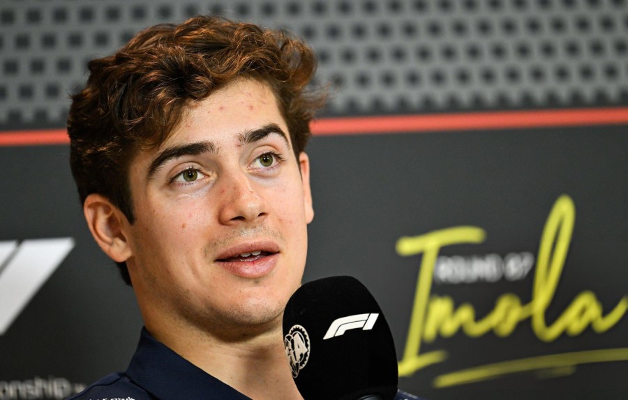 Franco Colapinto, Este jueves en Imola, durante la conferencia de prensa que brindó junto a Oscar Piastri y Lance Stroll.