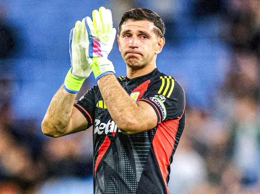 Emiliano "Dibu" Martínez se retiró emocionado tras la victoria ante el Tottenham por la Premier League.