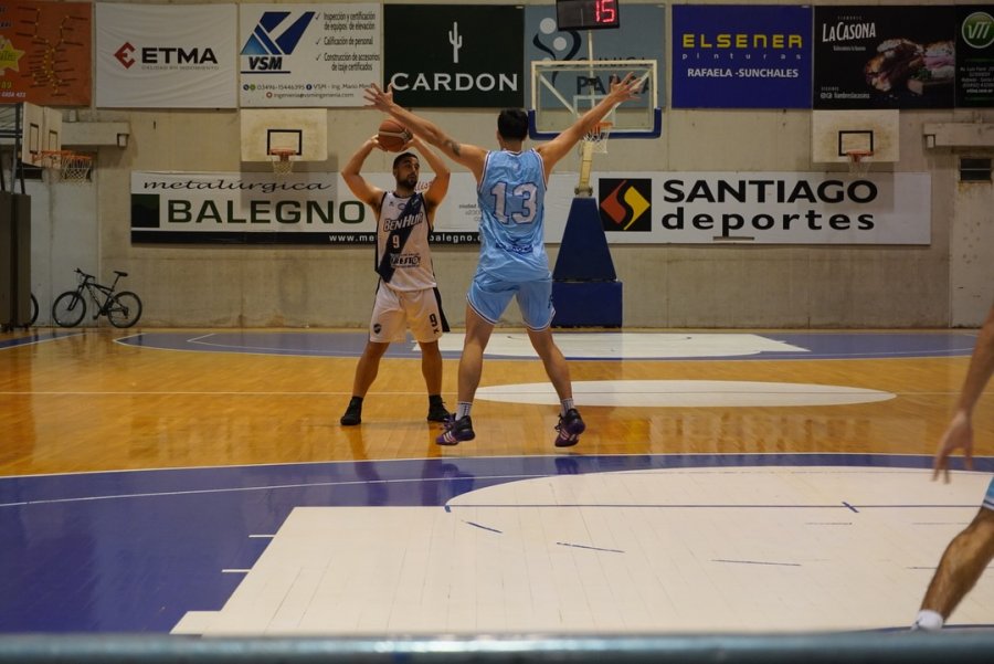 EN EL COLISEO. Fue un cómodo triunfo de la Crema.