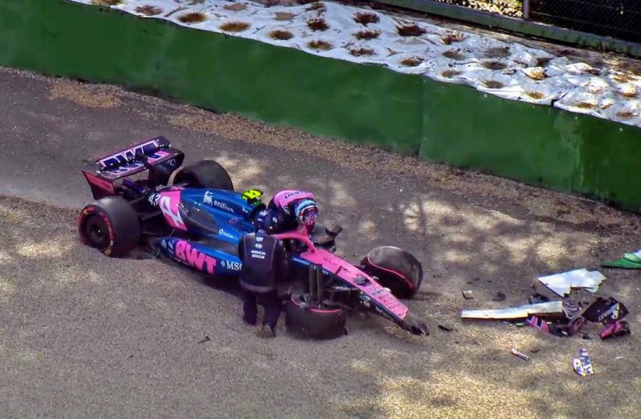 El auto de Franco Colapinto sufri&oacute; importantes da&ntilde;os.