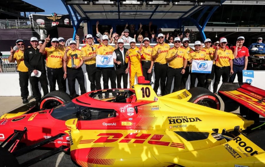 Alex Palou y los integrantes del Chip Ganassi Racing.