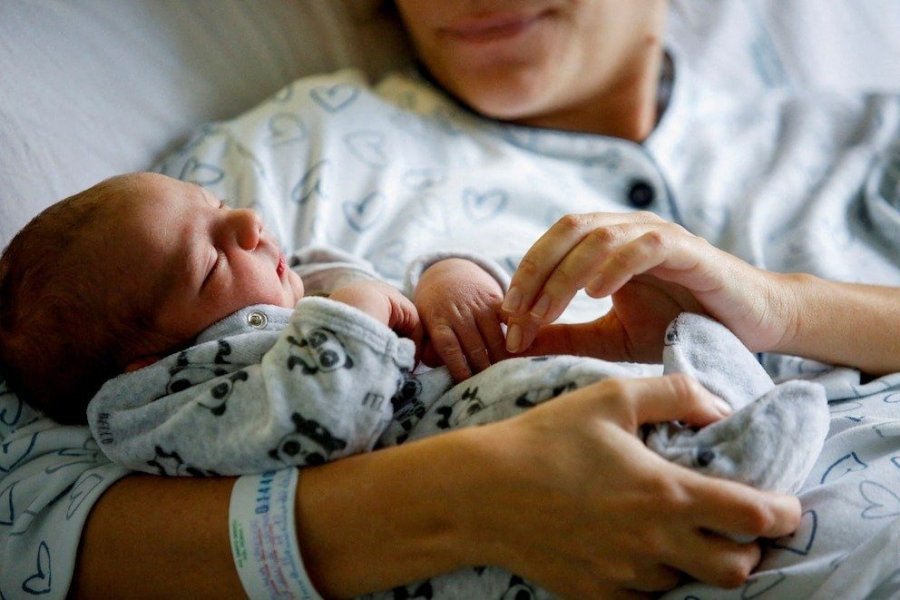 BRUSCA DISMINUCION. Argentina enfrenta una alerta demográfica en la tasa de natalidad que amenaza su desarrollo.
